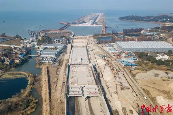 “三重六層”防水施工方案，確保國內(nèi)在建Z長湖底隧道滴水不漏