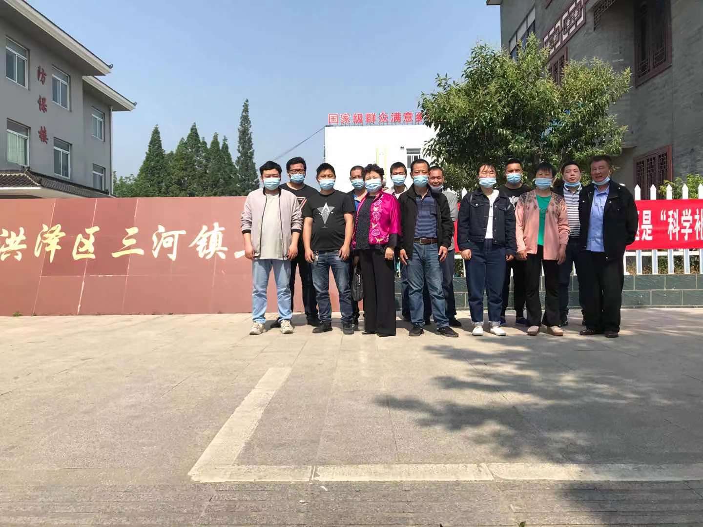 提供暖心接送專車！洪澤區(qū)三河鎮(zhèn)政府全力“護(hù)航”歐西員工疫苗接種